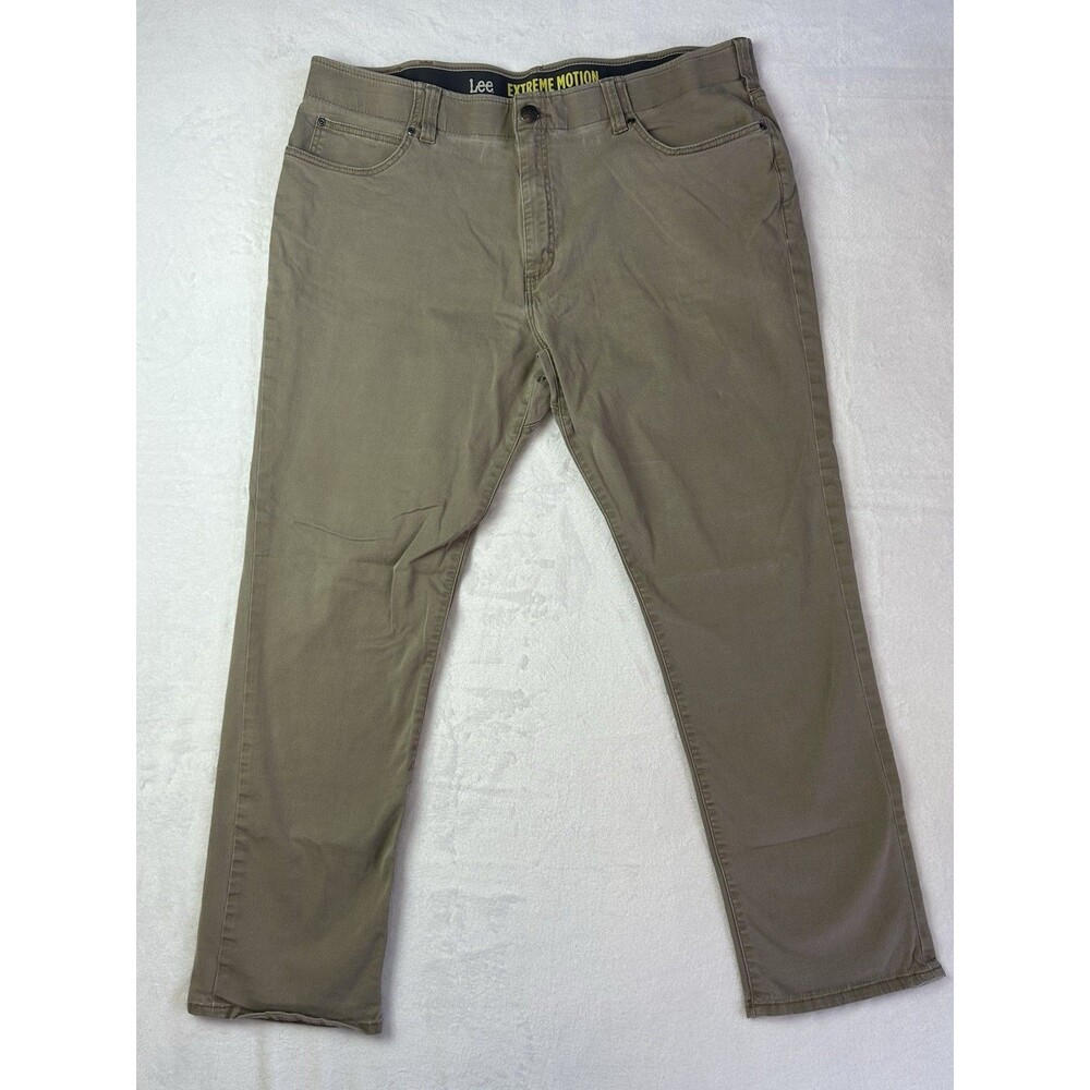 Lee Men's 44x32 Straight Relaxed Taper Extreme Motion Stretch Tan Khaki Pants